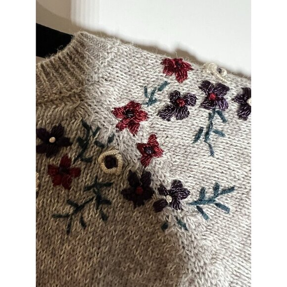 Vintage 90s Northern Reflections oatmeal crewneck sweater floral embroidery sz M - Picture 4 of 11